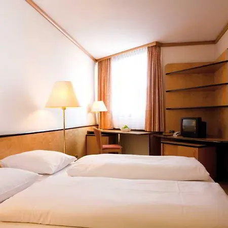 Aparthotel Living Am Deutschen Museum 3*