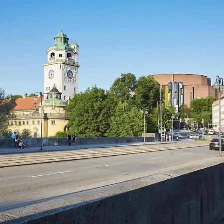 Living Am Deutschen Museum 3* München